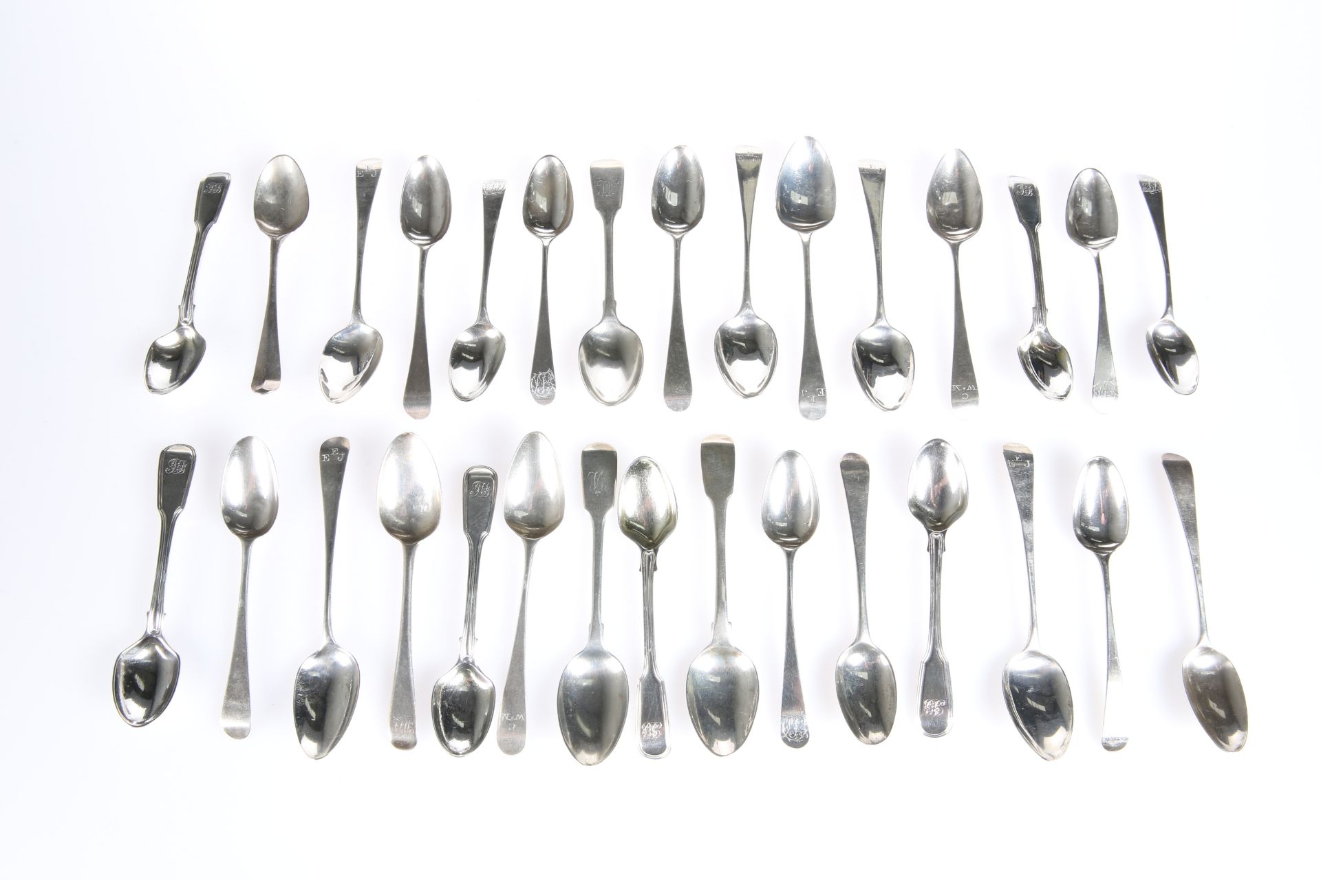 A COLLECTION OF GEORGIAN AND LATER SILVER TEASPOONS