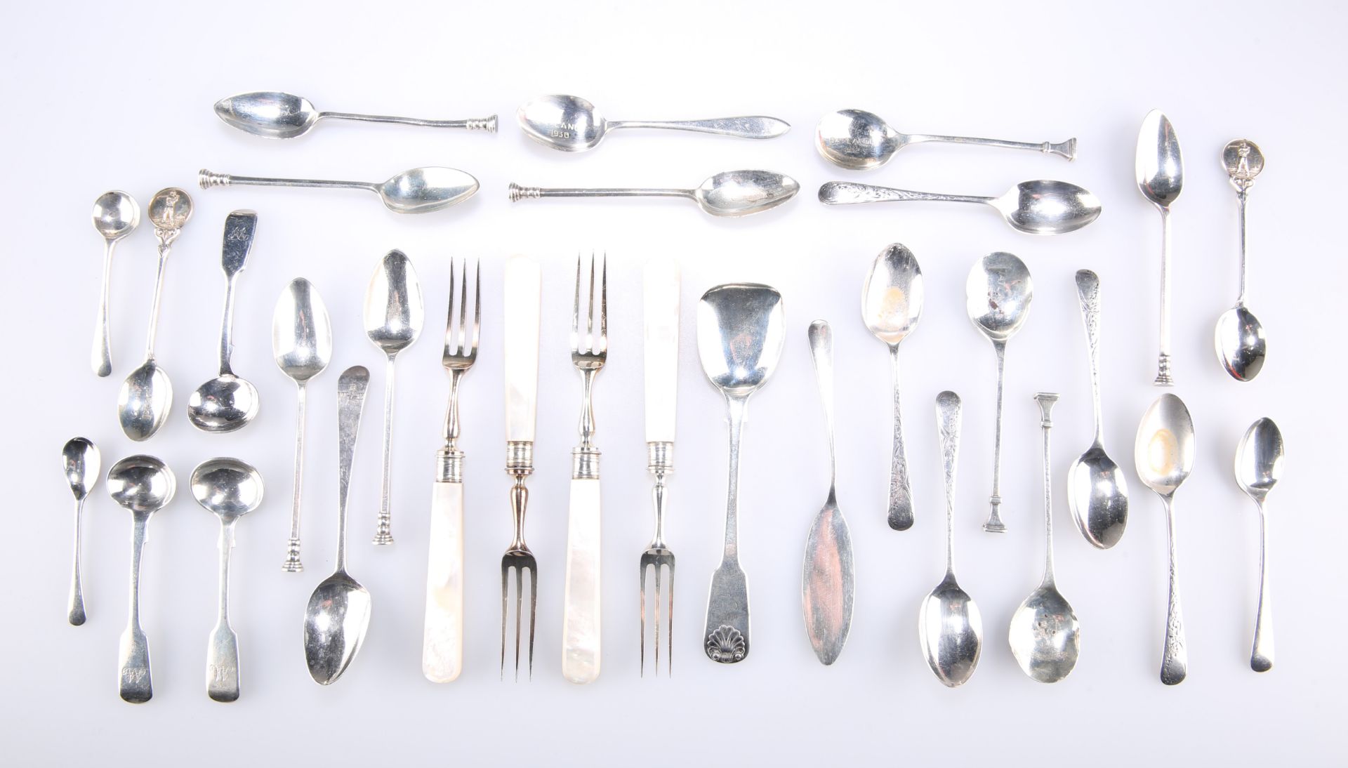 A GROUP OF ASSORTED GEORGIAN AND LATER SILVER FLATWARE