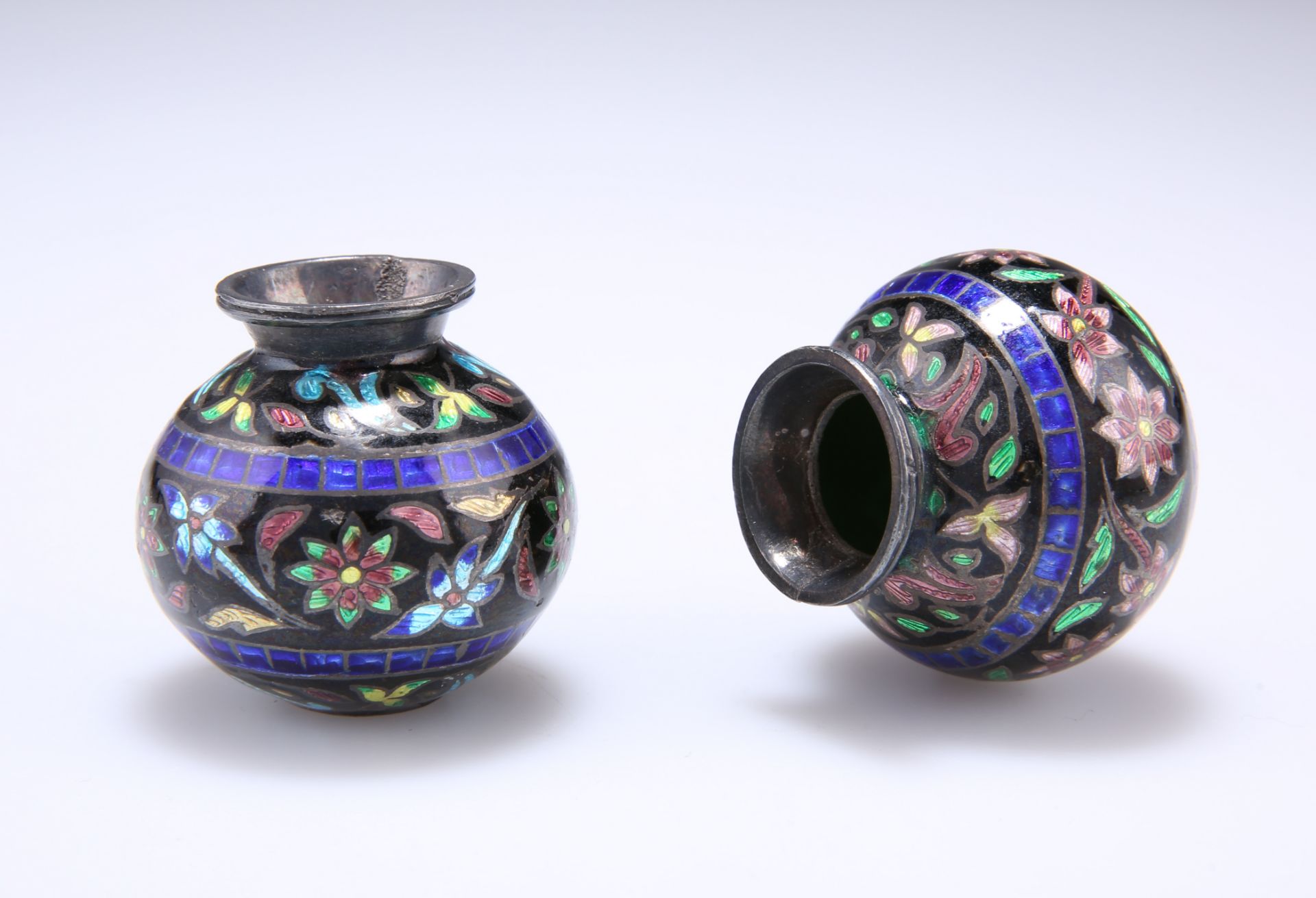 A SMALL PAIR OF SILVER AND ENAMEL VASES - Image 2 of 2