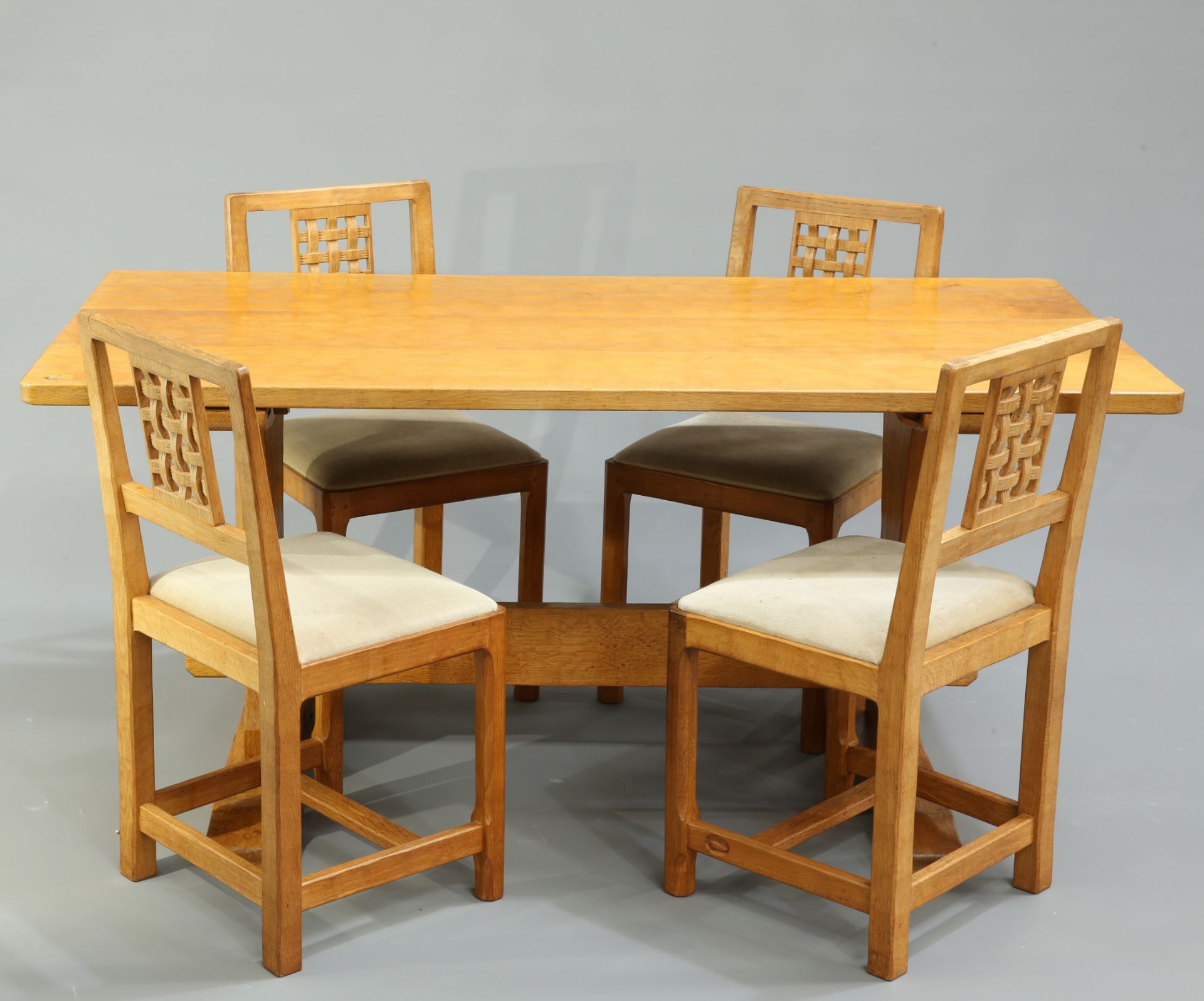 DEREK SLATER OF CRAYKE, A FISHMAN OAK DINING SUITE