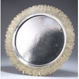 STUART DEVLIN (1931-2018), AN ELIZABETH II PARCEL-GILT SILVER SALVER