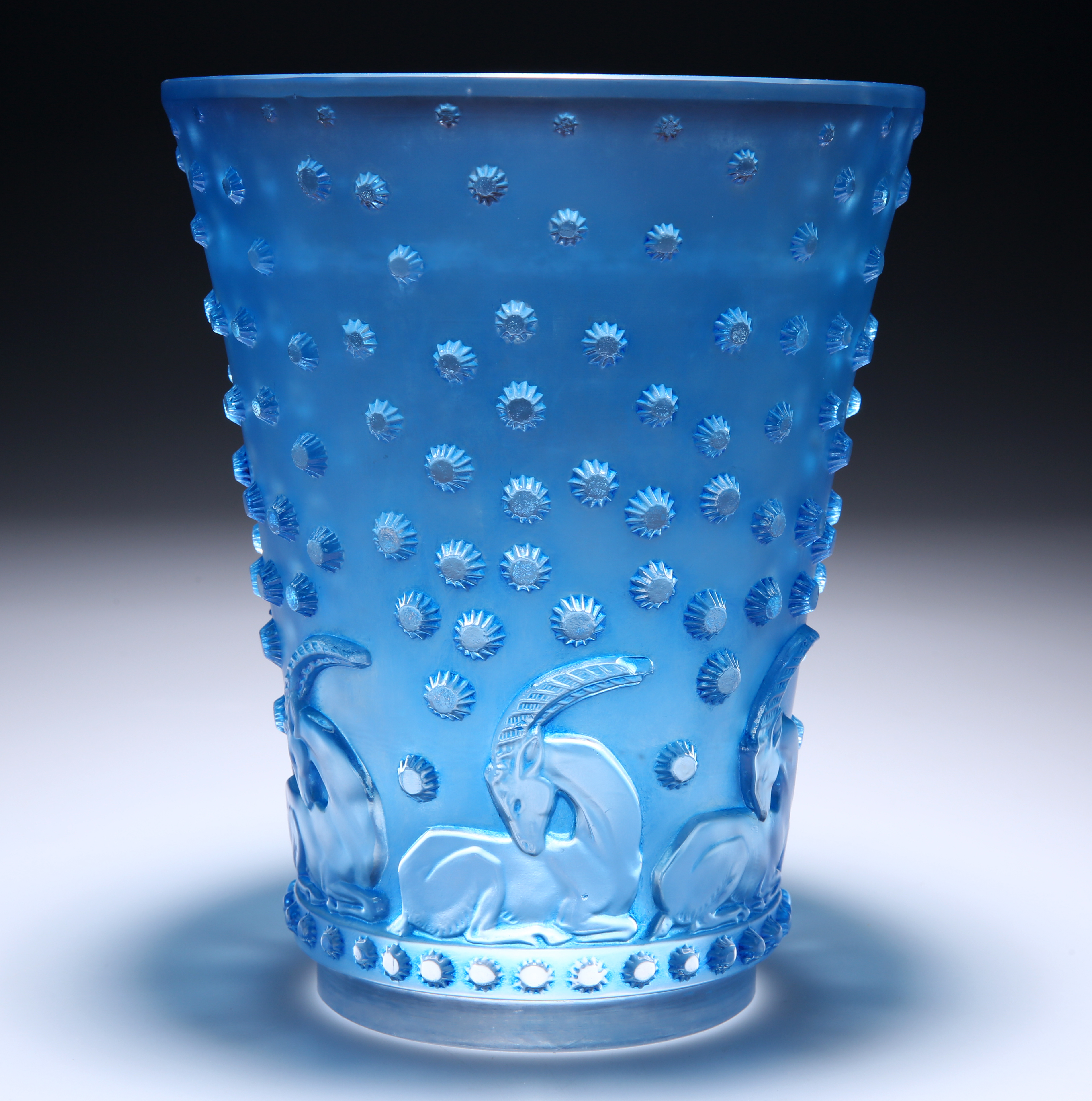 RENÉ LALIQUE (FRENCH, 1860-1945) AN 'AJACCIO' VASE, DESIGNED IN 1938