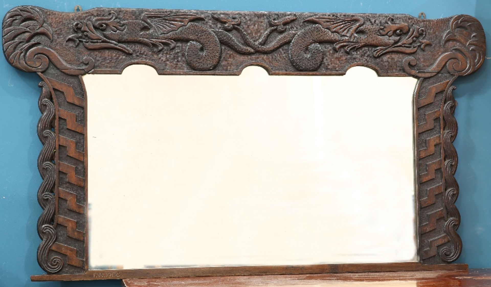 A LARGE ARTS AND CRAFTS CELTIC REVIVAL OAK OVERMANTEL MIRROR - Bild 3 aus 3