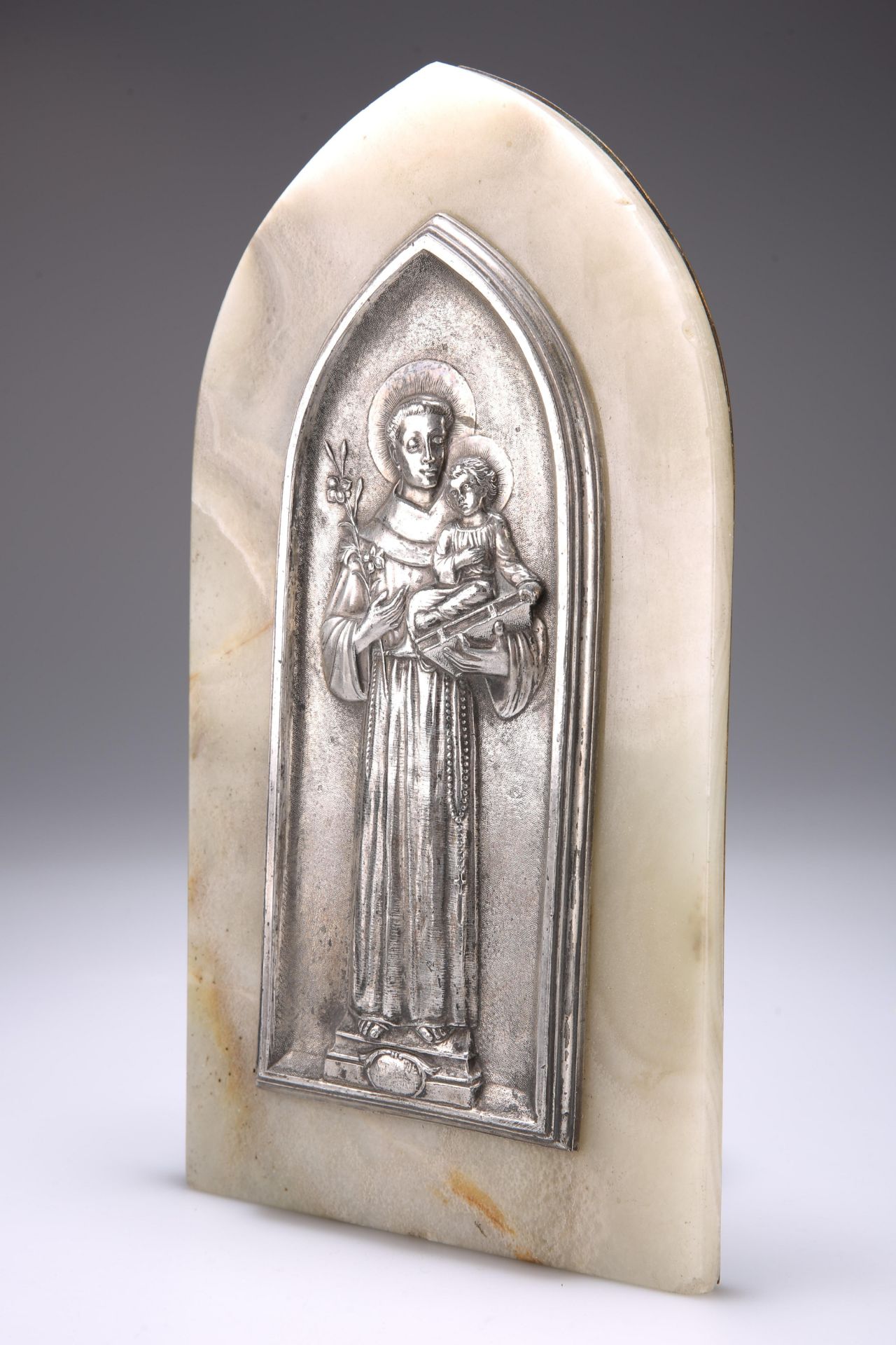 A CONTINENTAL WHITE-METAL PLAQUE, CIRCA 1900 - Image 2 of 4