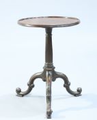 A CHIPPENDALE PERIOD MAHOGANY TRIPOD TABLE