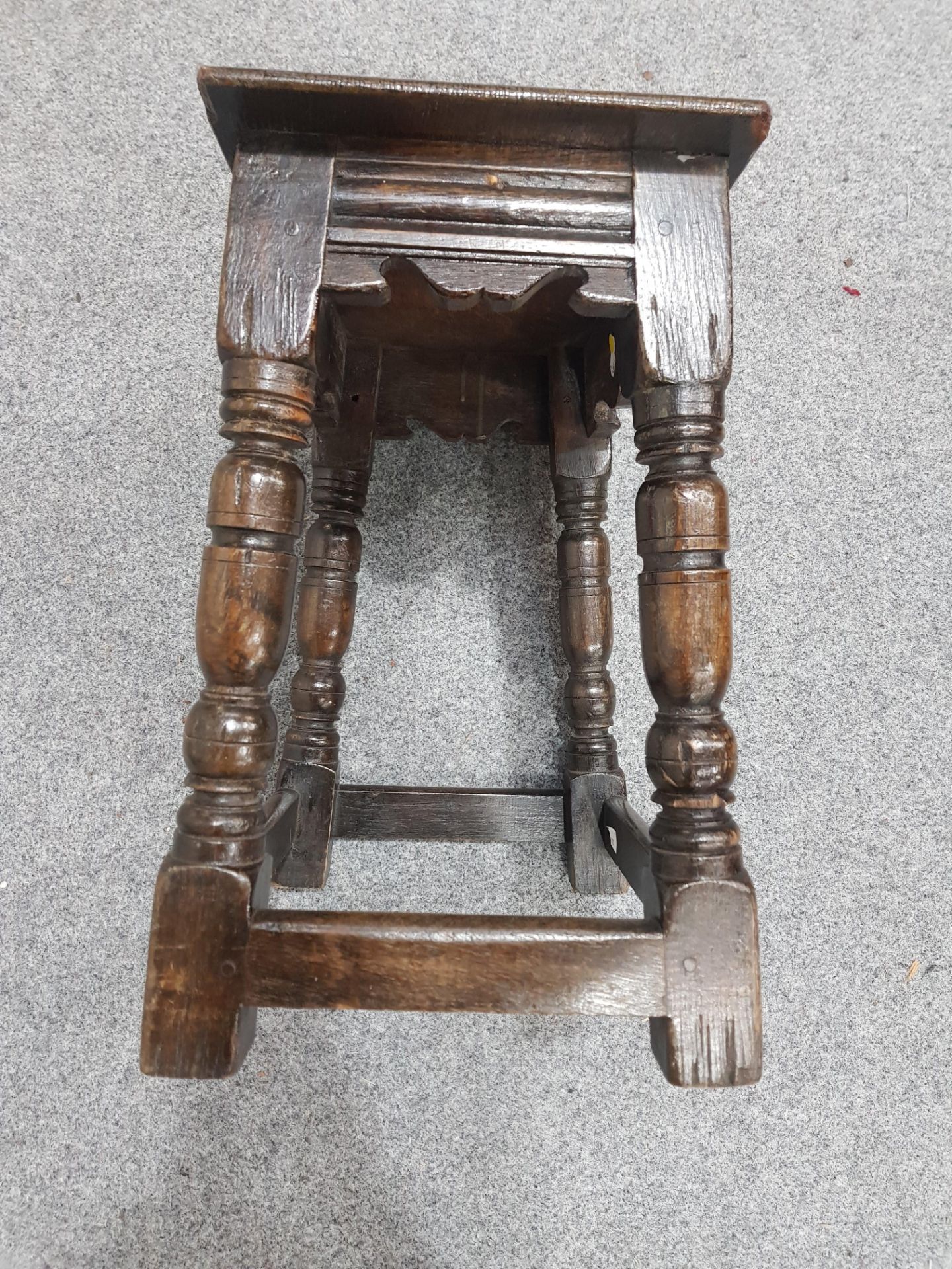 A 19TH CENTURY OAK JOINT STOOL - Bild 3 aus 6