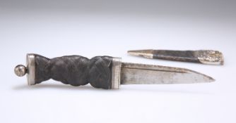 A VINTAGE SILVER-PLATED SGIAN DUBH