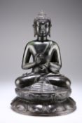 A SINO-TIBETAN PATINATED METAL FIGURE OF BUDDHA