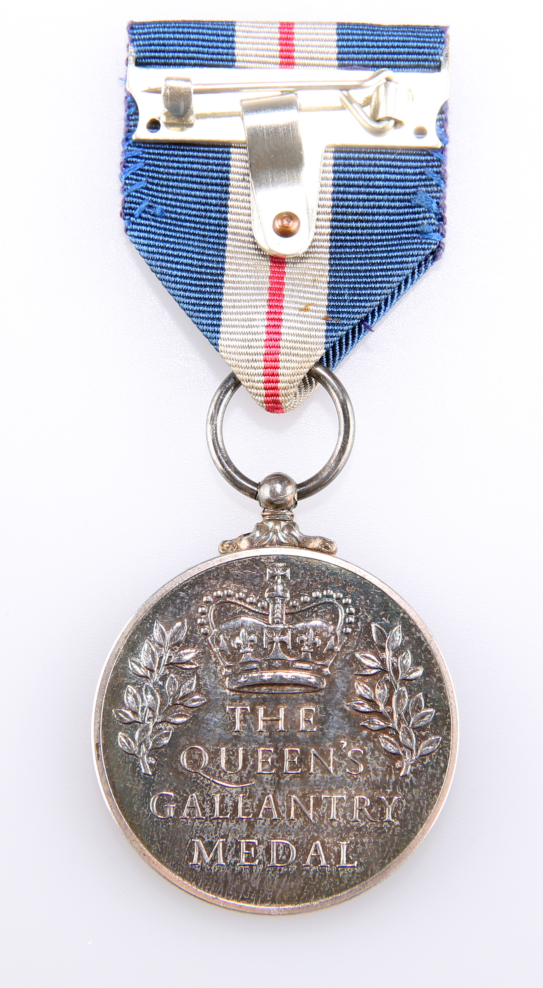 AN IMPORTANT EARLY ISSUE QUEEN'S GALLANTRY MEDAL - Image 6 of 7