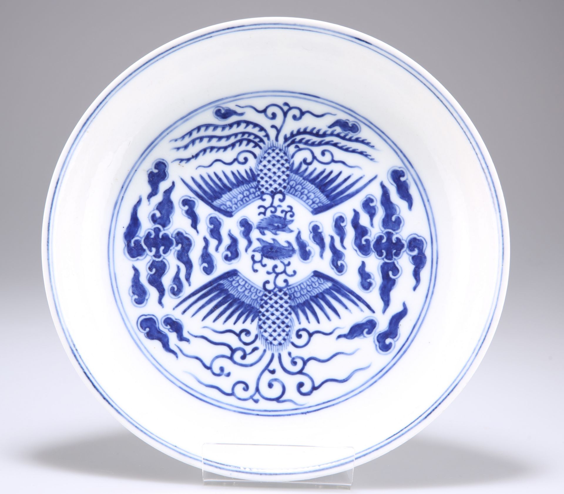 A CHINESE BLUE AND WHITE PORCELAIN 'DOUBLE PHOENIX' DISH