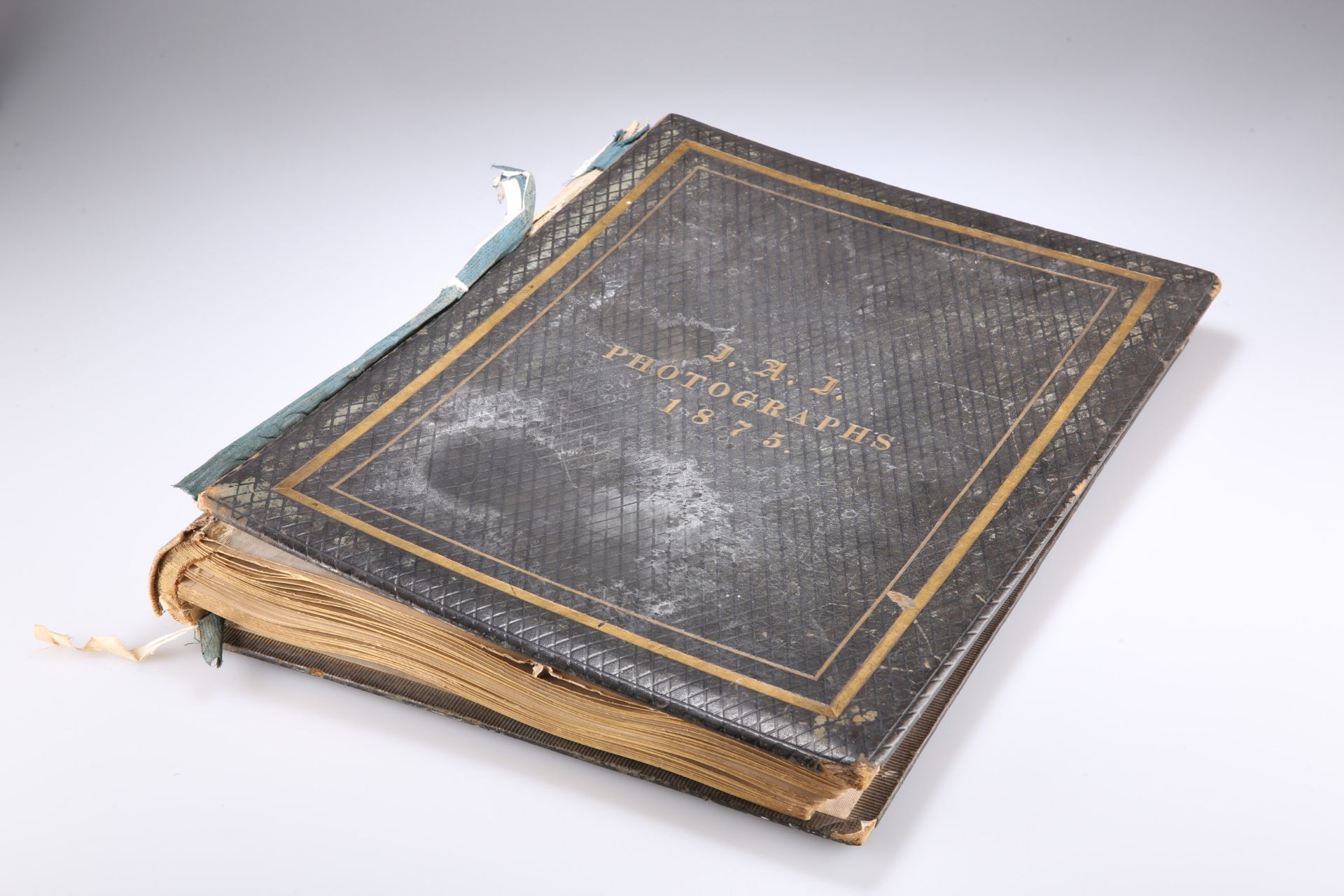 A 19TH CENTURY BOUND PHOTOGRAPH ALBUM - Bild 2 aus 2