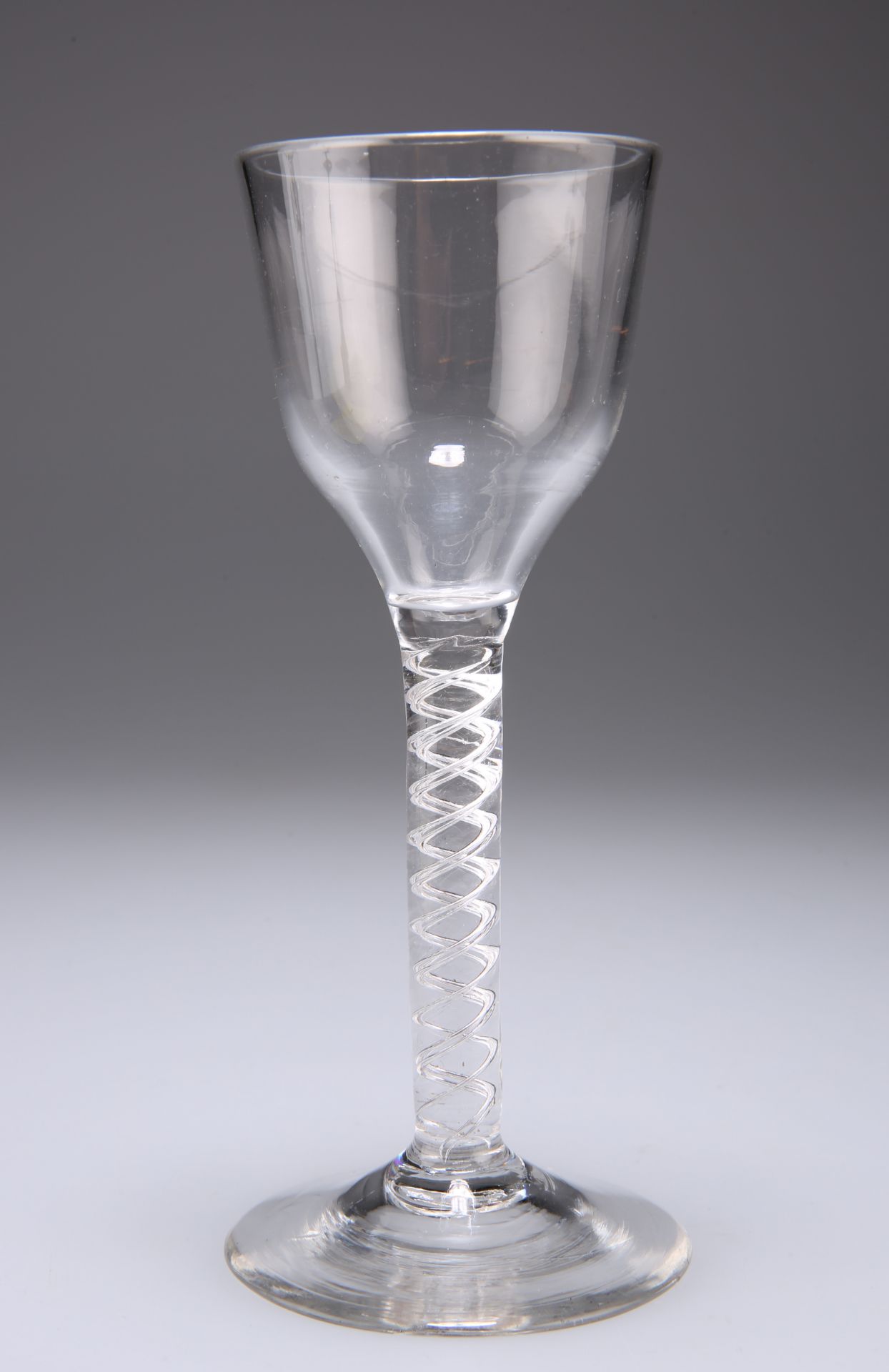 AN AIRTWIST WINE GLASS