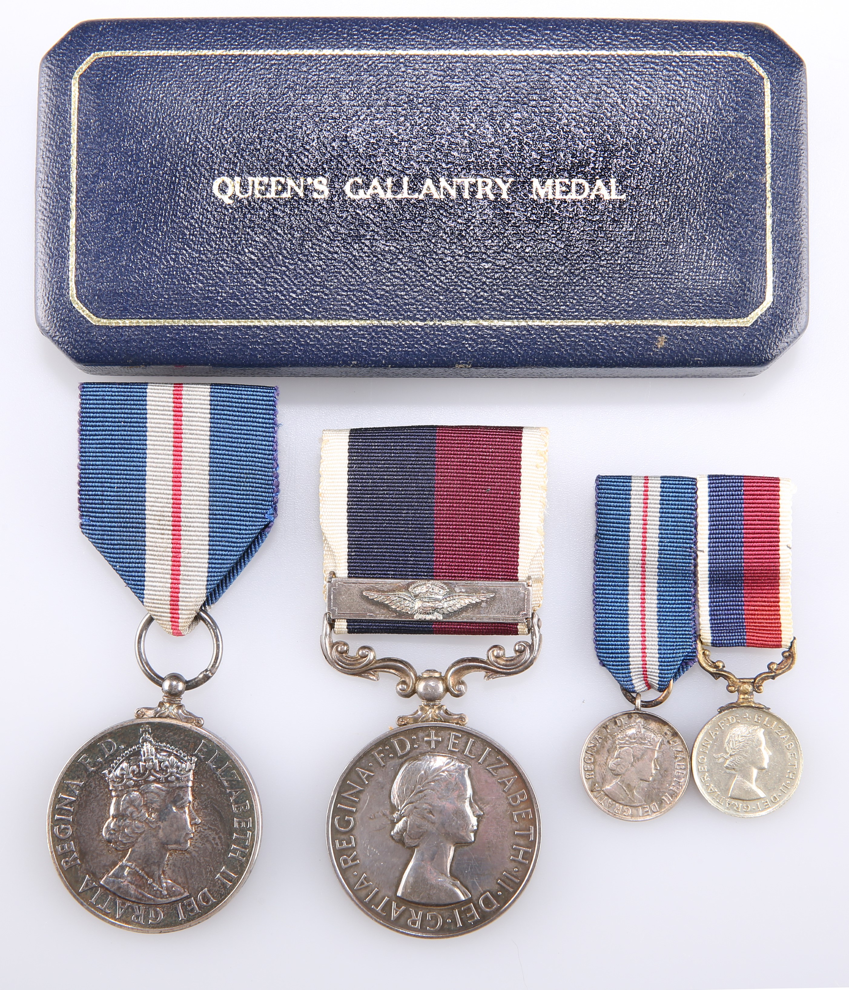 AN IMPORTANT EARLY ISSUE QUEEN'S GALLANTRY MEDAL