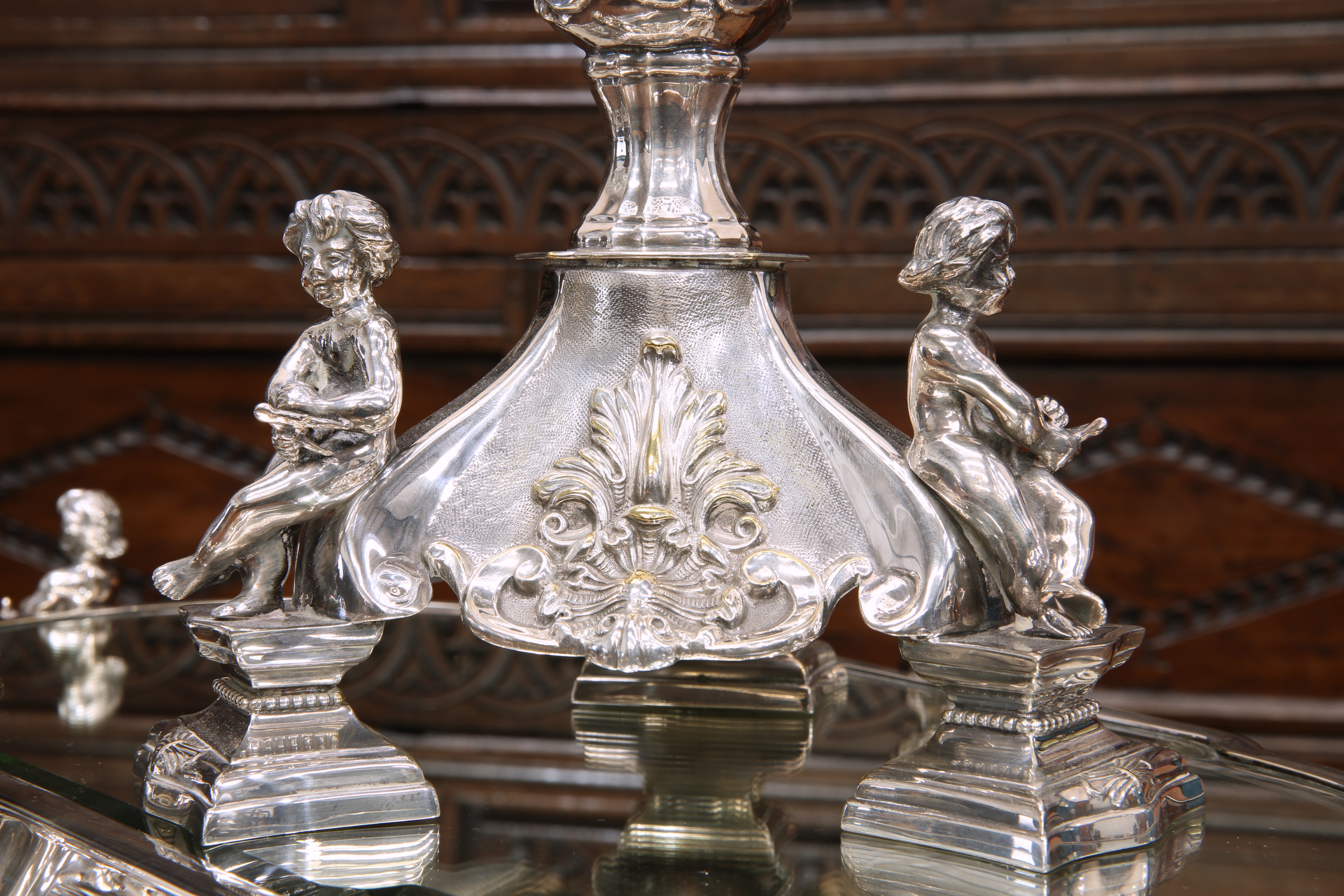 A HANDSOME PAIR OF 19TH CENTURY SILVER-PLATED CENTREPIECES - Image 5 of 7