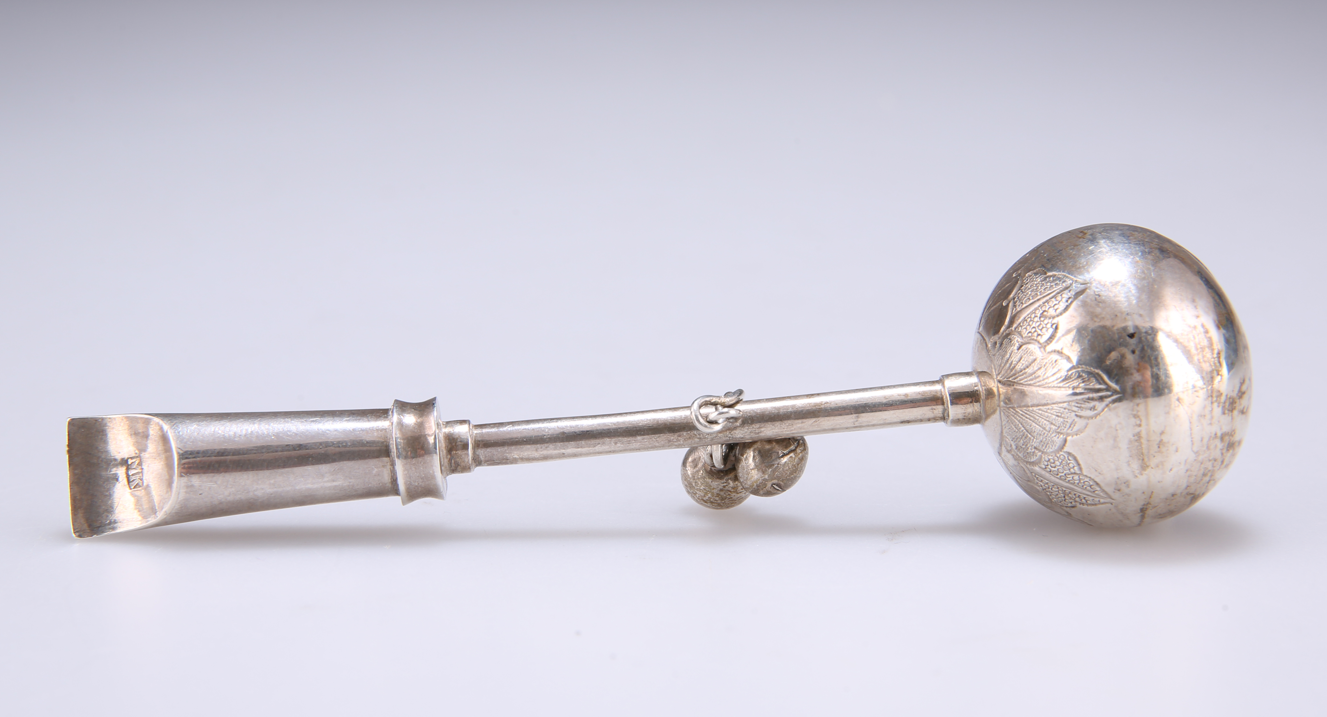 A CHINESE EXPORT SILVER BABY'S RATTLE - Image 2 of 2