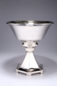 A LARGE GEORGE V SILVER PEDESTAL BOWL