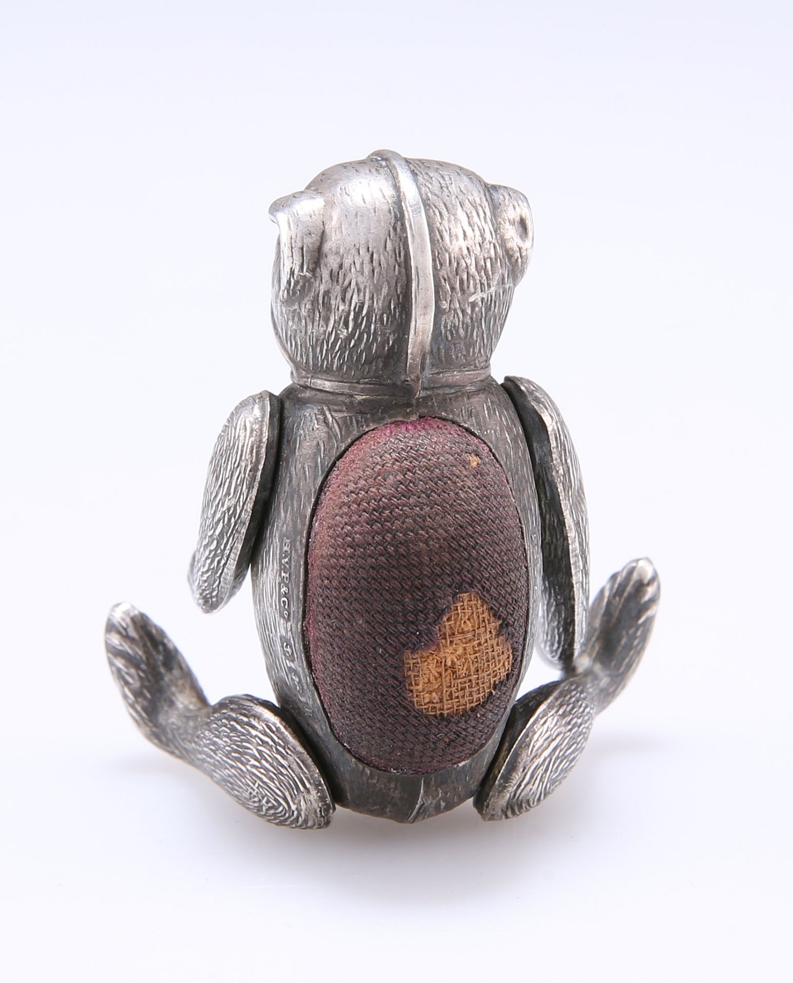 AN EDWARD VII SILVER NOVELTY BEAR PINCUSHION - Image 2 of 4