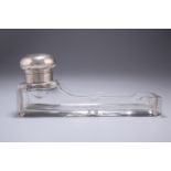 A GEORGE V SILVER MOUNTED CUT GLASS INKWELL AND PEN STAND