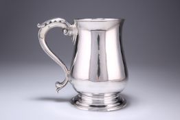 A LARGE GEORGE III SILVER TANKARD