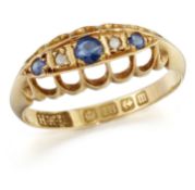 AN EARLY 20TH CENTURY 18 CARAT GOLD SAPPHIRE AND DIAMOND RING