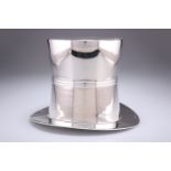 A SILVER-PLATED NOVELTY ICE BUCKET