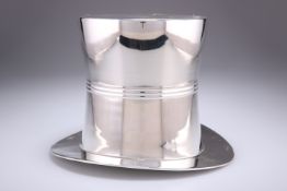 A SILVER-PLATED NOVELTY ICE BUCKET