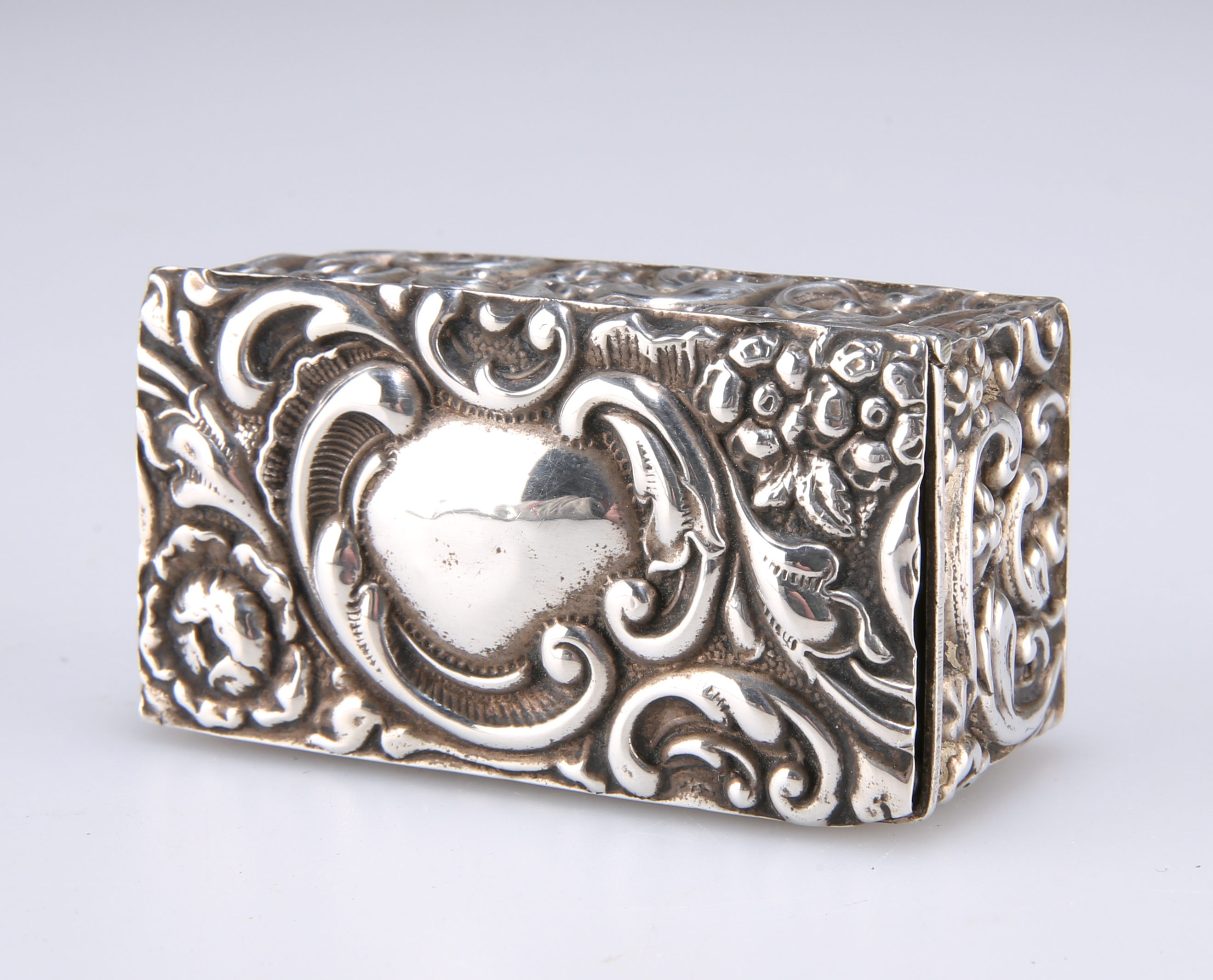 AN EDWARD VII SILVER RING BOX - Image 2 of 3