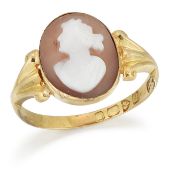 AN EARLY 20TH CENTURY 18 CARAT GOLD CAMEO RING