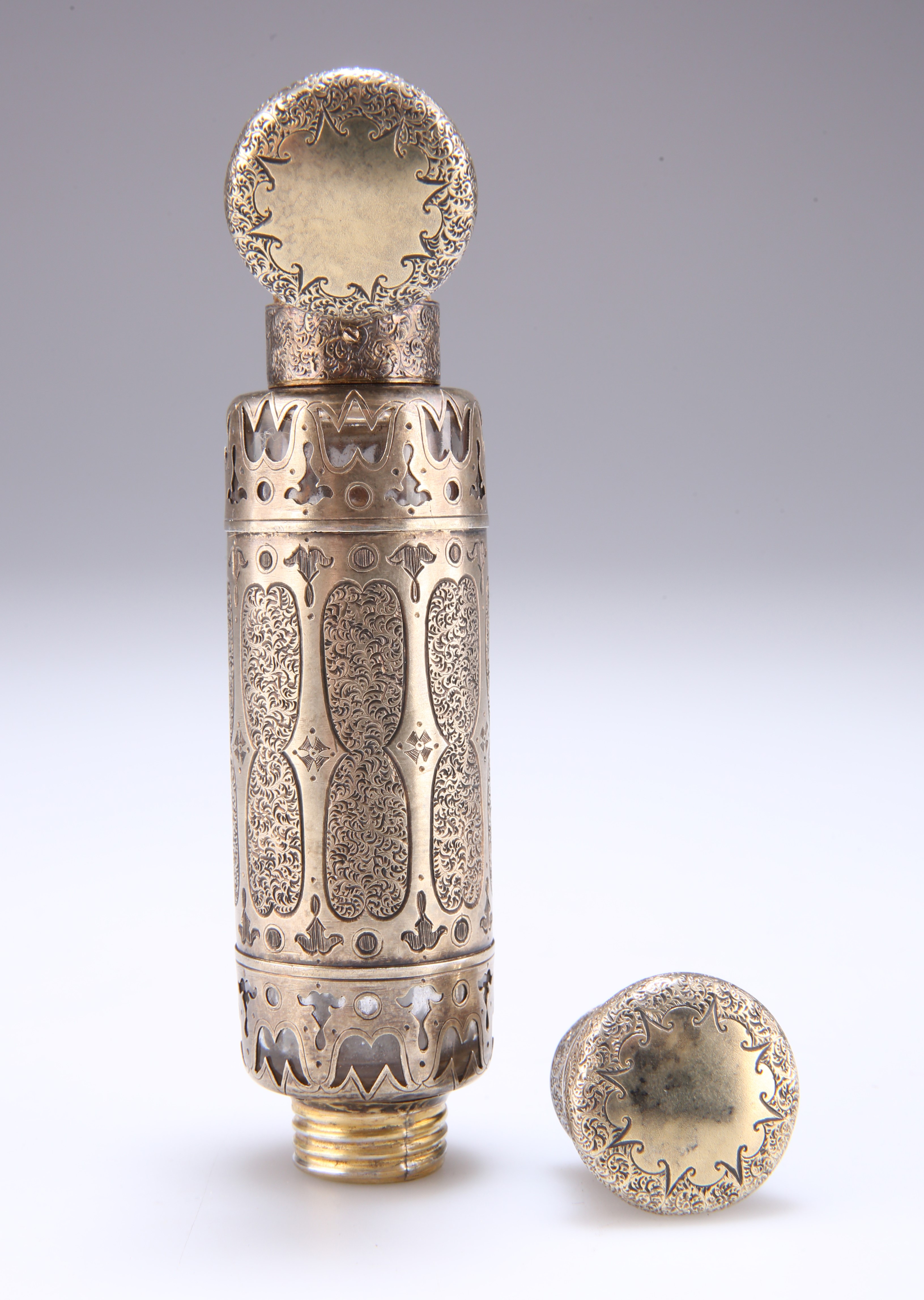 A VICTORIAN SILVER-GILT AND GLASS SCENT FLASK - Image 3 of 3