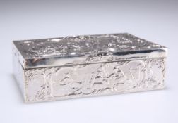 A HANAU SILVER TABLE SNUFF BOX