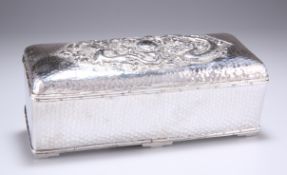 A CHINESE SILVER BOX