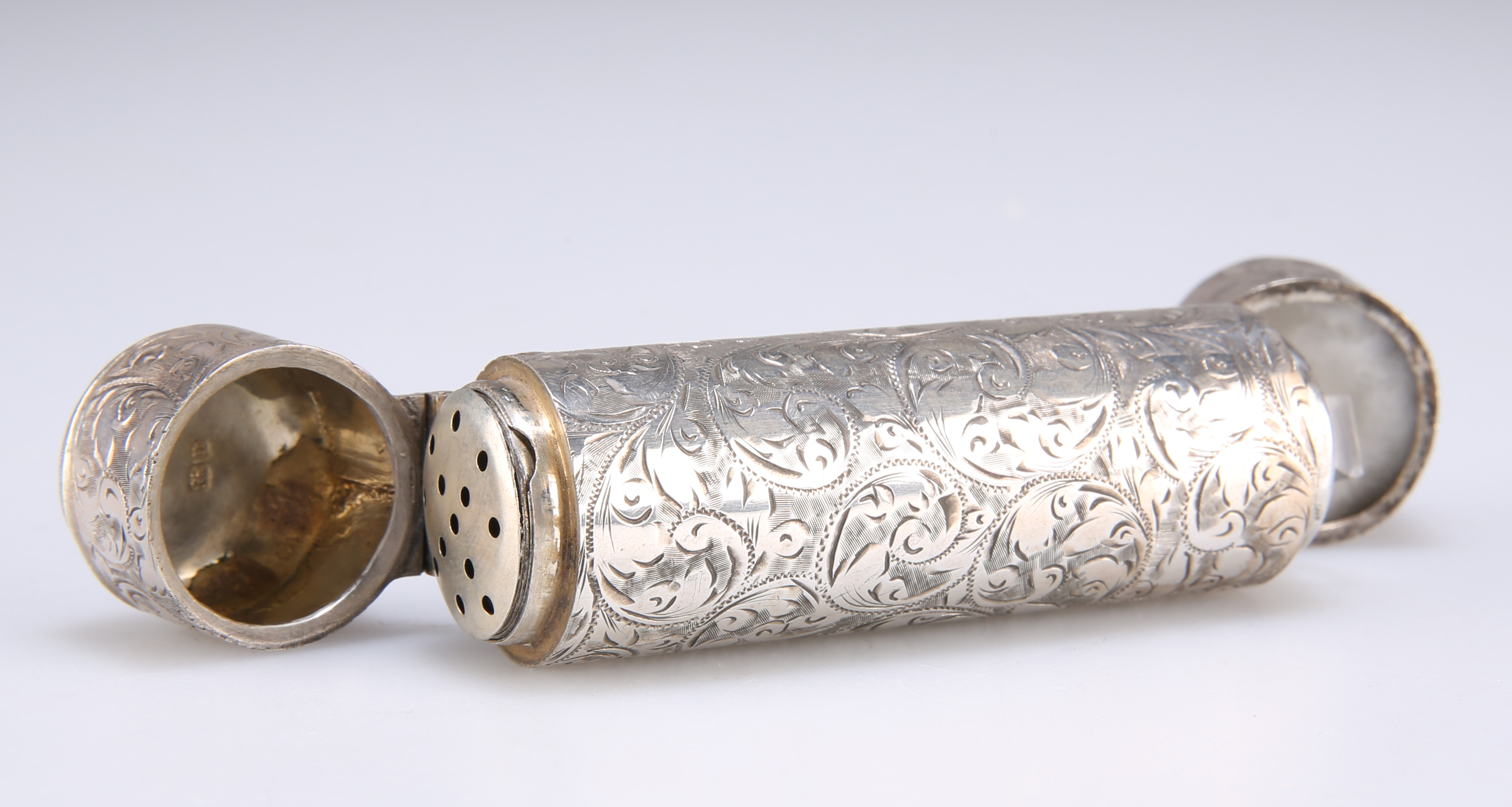 A VICTORIAN SILVER DOUBLE-ENDED FLASK - Image 3 of 3