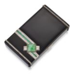 AN ART DECO 18 CARAT GOLD BLACK ENAMEL, JADE AND GEM SET COMPACT