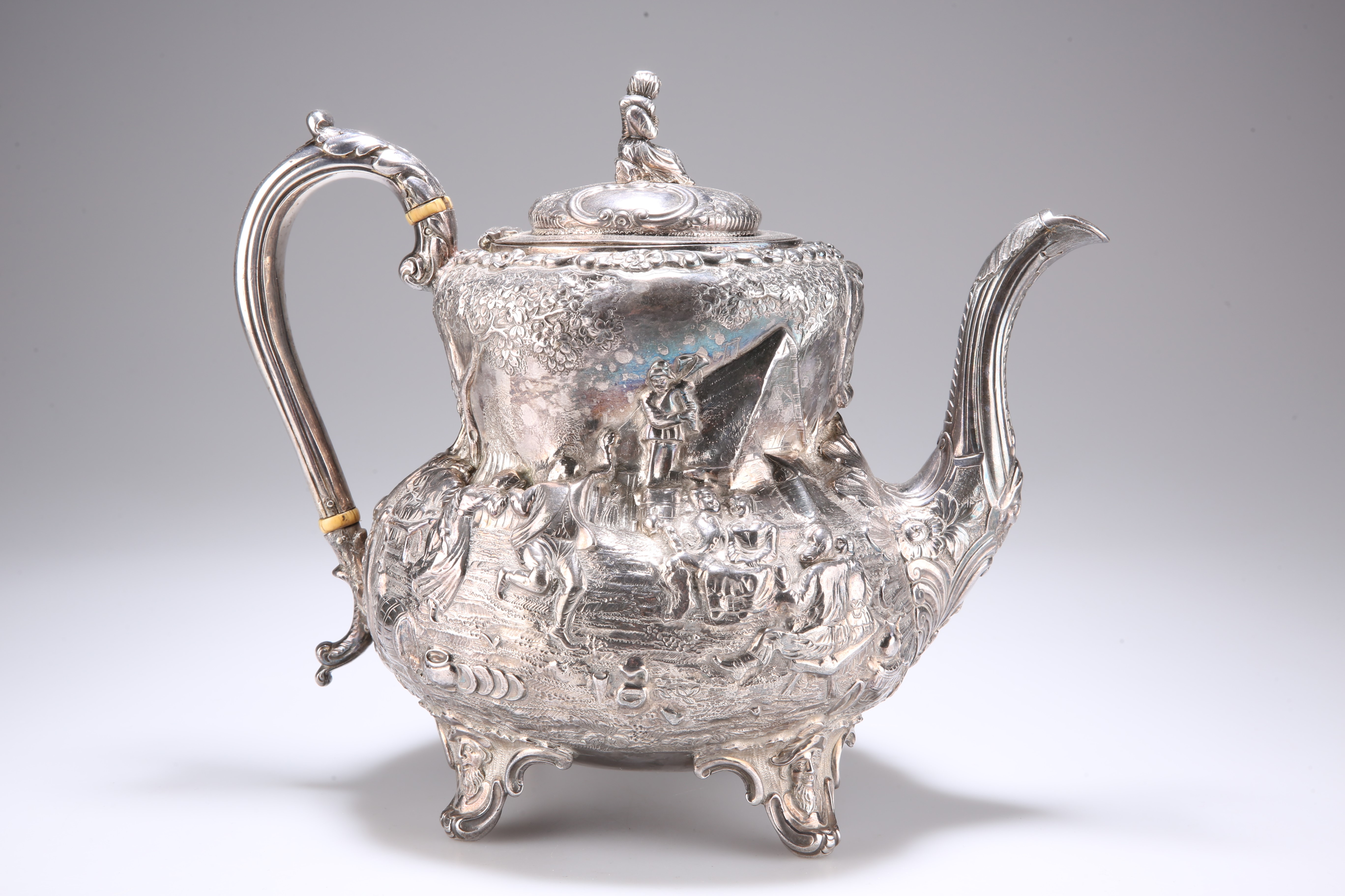 A LARGE 19TH CENTURY SILVER TEAPOT - Image 2 of 3