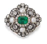 AN EARLY 20TH CENTURY EMERALD, PEARL AND DIAMOND BROOCH/PENDANT