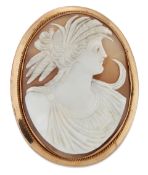 A CARVED SHELL CAMEO BROOCH