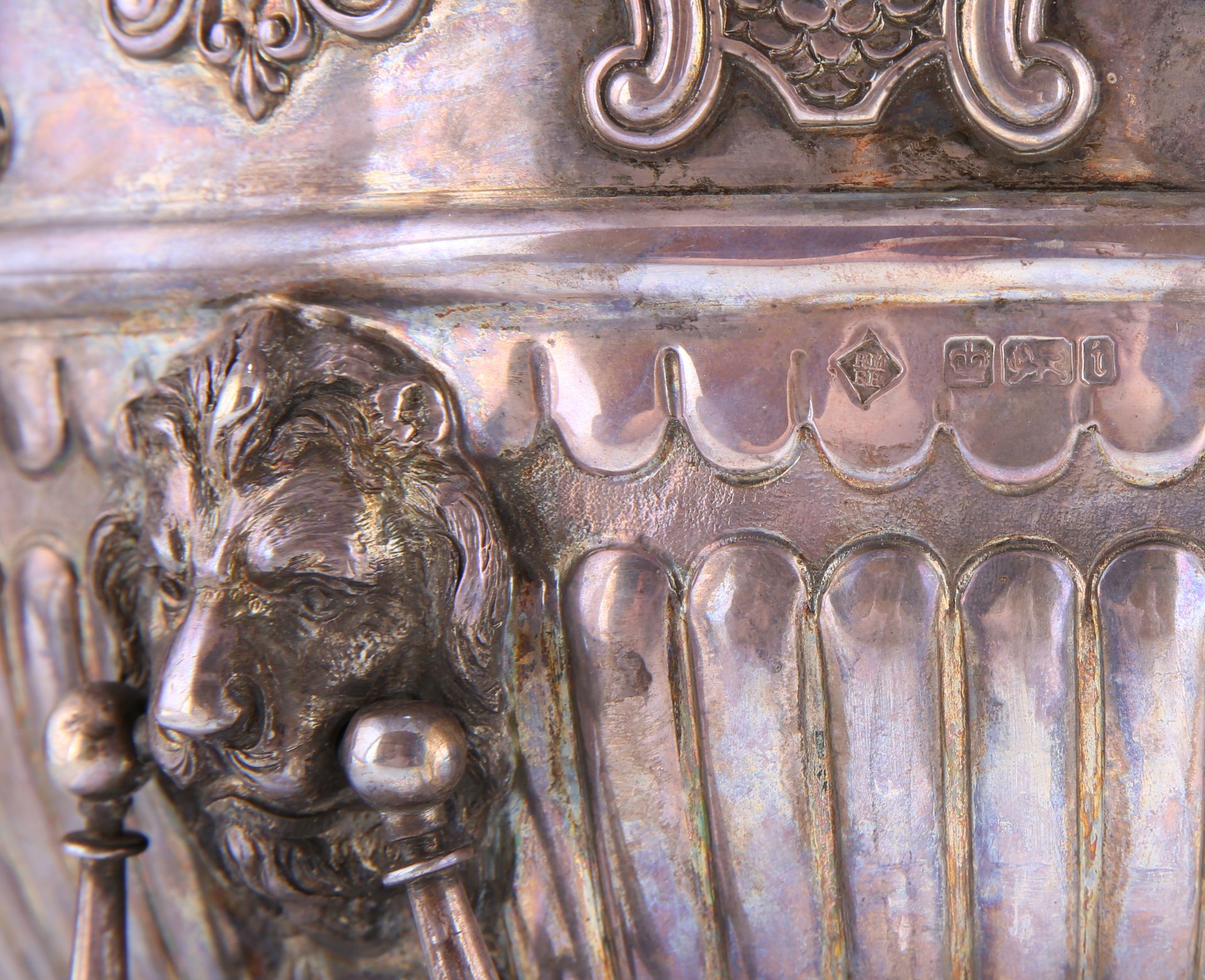 A LARGE EDWARDIAN SILVER MONTEITH - Image 3 of 3