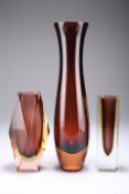 A MURANO REDDISH BROWN GLASS VASE