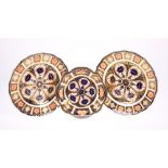 A PAIR OF ROYAL CROWN DERBY IMARI ROPE EDGE PATTERN DESSERT PLATES