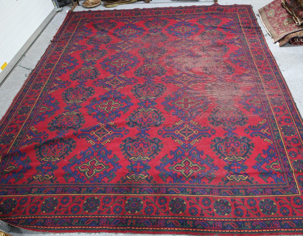 A LARGE EUROPEAN CARPET OF OUSHAK DESIGN