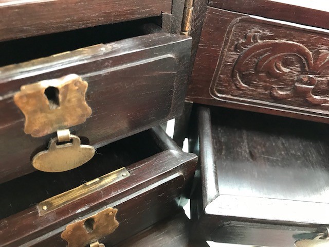 A 19TH CENTURY CHINESE HARDWOOD INLAID DRESSING TABLE CHEST - Image 16 of 20