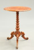 A VICTORIAN MAHOGANY TRIPOD TABLE