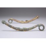 A PAIR OF GILT HORSE BITS FITTINGS, WARRING STATES OR HAN DYNASTY