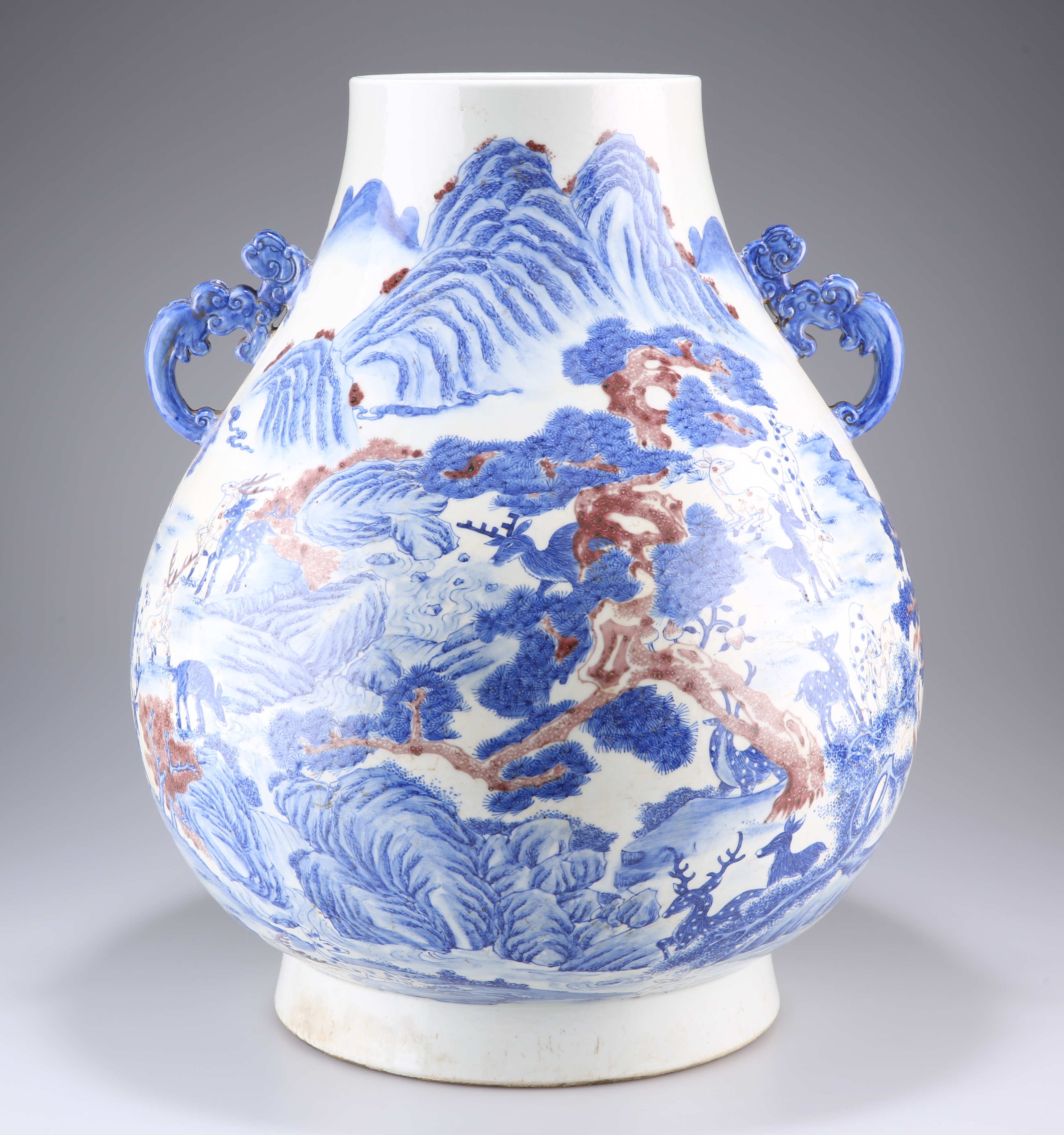 A LARGE CHINESE PORCELAIN TWO-HANDLED VASE - Image 7 of 8