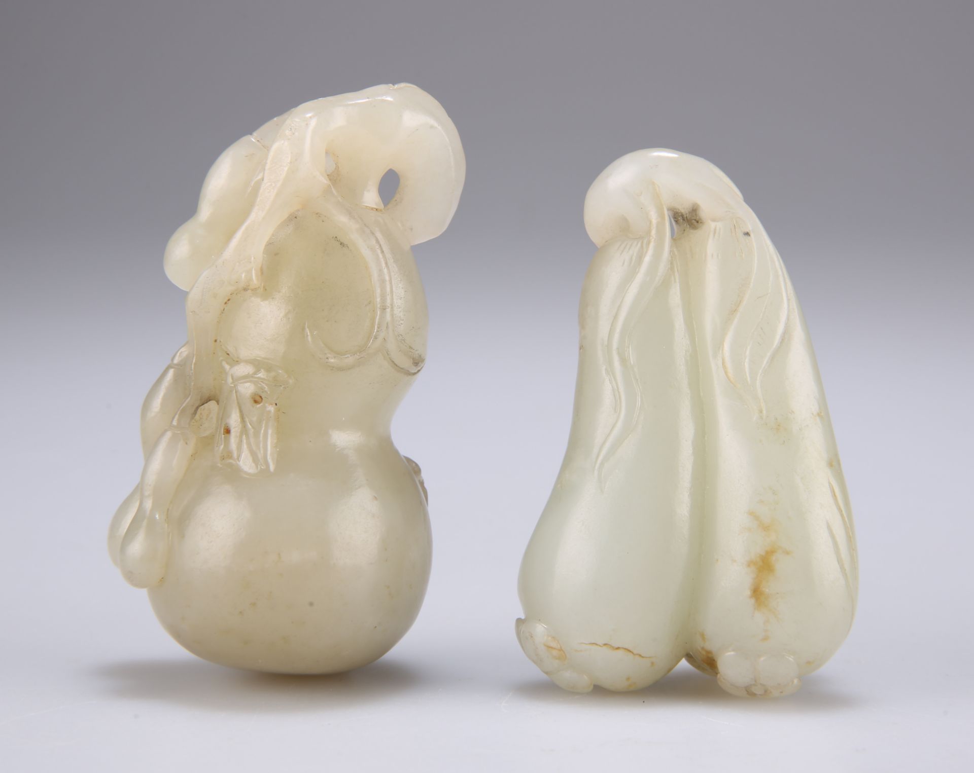 TWO CHINESE JADE FRUIT CARVINGS - Image 2 of 3