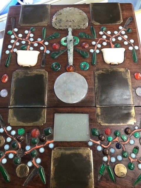 A 19TH CENTURY CHINESE HARDWOOD INLAID DRESSING TABLE CHEST - Image 8 of 20