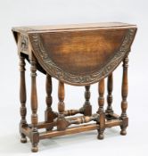 A SMALL 17TH CENTURY STYLE OAK GATELEG TABLE