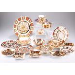 A COLLECTION OF CROWN DERBY AND ROYAL CROWN DERBY PORCELAIN IMARI WARES
