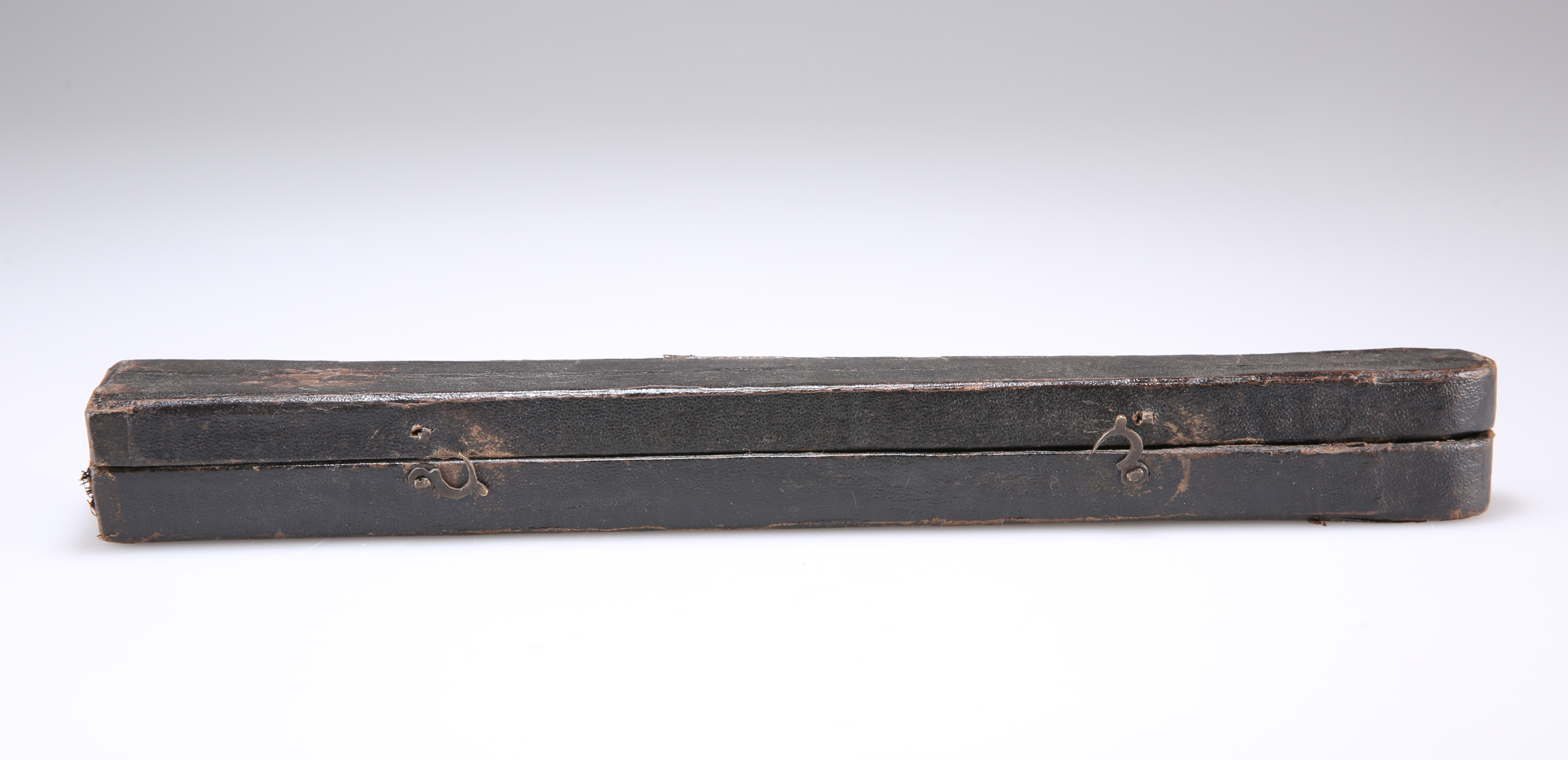 A LATE 18TH CENTURY BLACK FAN BOX - Image 2 of 2