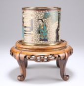 A CHINESE CLOISONNE BRUSH POT